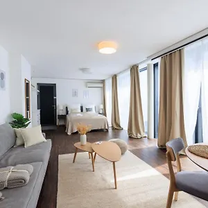 Apartment Global Living - Design I Rathausplatz I Kitchen I, Augsburg